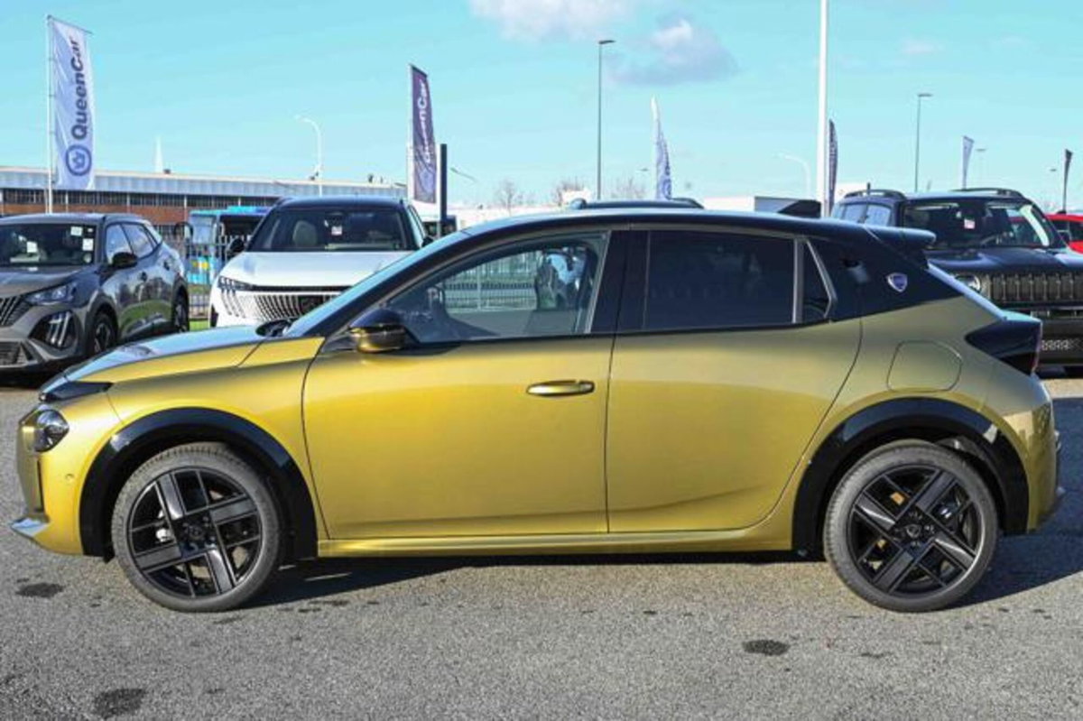 Lancia Ypsilon 1.2 mhev Edizione Limitata Cassina e-dct (8)