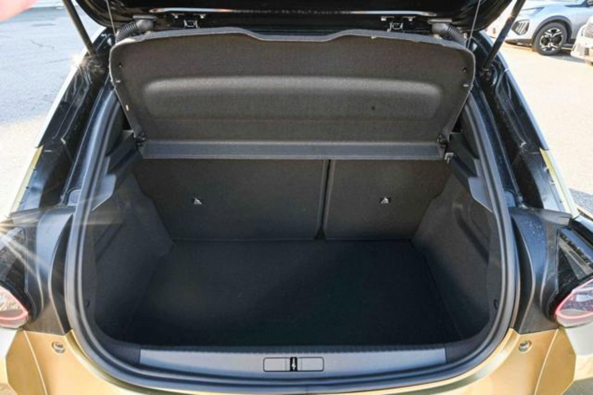 Lancia Ypsilon 1.2 mhev Edizione Limitata Cassina e-dct (9)