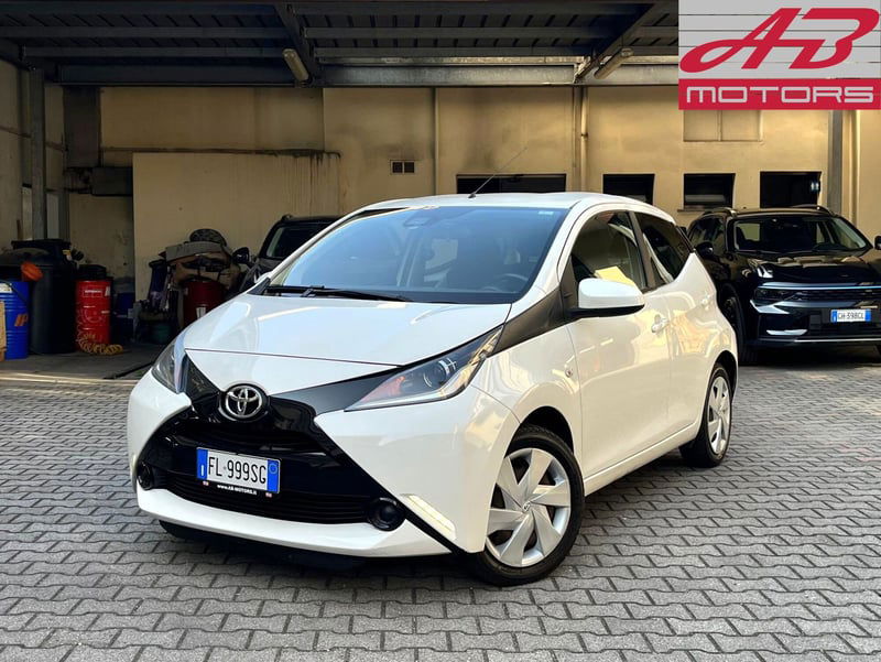 Toyota Aygo 1.0 VVT-i 69 CV 5 porte x-play