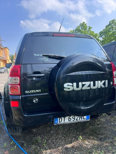 Suzuki Grand Vitara 1.9 DDiS 5 porte Executive (12)