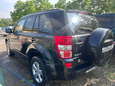 Suzuki Grand Vitara 1.9 DDiS 5 porte Executive (4)