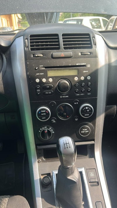 Suzuki Grand Vitara 1.9 DDiS 5 porte Executive (7)