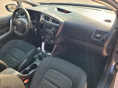 Kia cee'd 1.6 CRDi 110 CV 5 porte Cool (10)