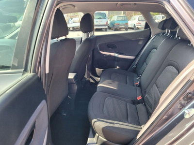 Kia cee'd 1.6 CRDi 110 CV 5 porte Cool (12)