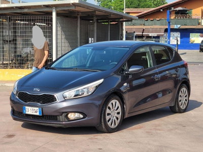 Kia cee'd 1.6 CRDi 110 CV 5 porte Cool (3)