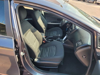 Kia cee'd 1.6 CRDi 110 CV 5 porte Cool (9)
