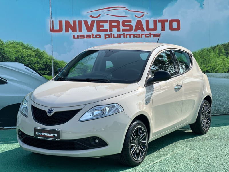 Lancia Ypsilon 1.2 69 CV 5 porte Gold