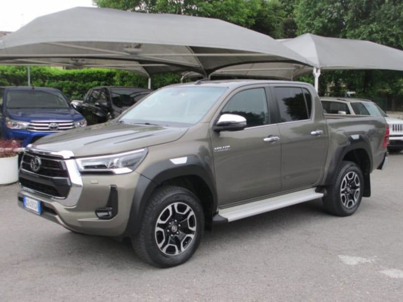 Toyota Hilux 2.8 D A/T 4WD porte Double Cab Executive