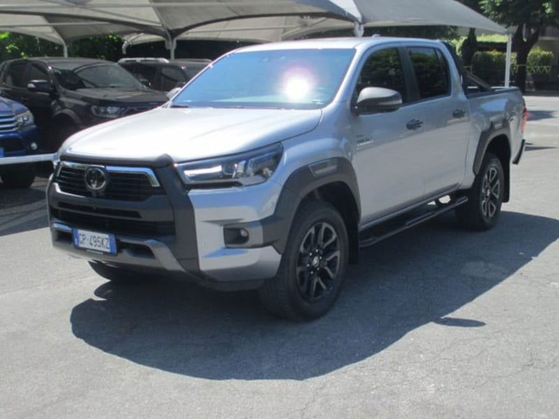 Toyota Hilux 2.8 D A/T 4WD porte Double Cab Invincible