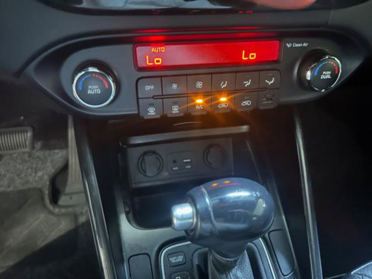 Kia Carens 1.7 CRDi 141 CV DCT Stop&Go high tech (15)