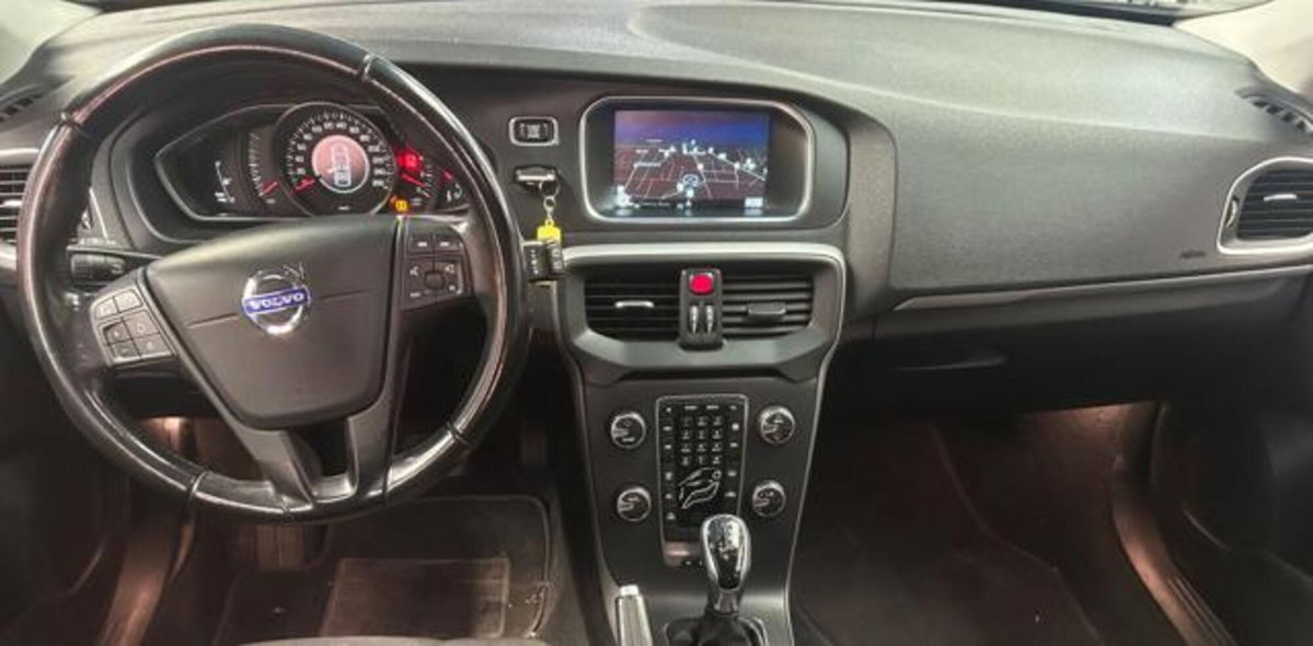 Volvo V40 D2 1.6 Powershift Kinetic (11)