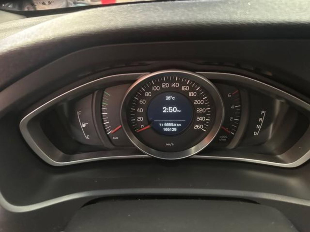 Volvo V40 D2 1.6 Powershift Kinetic (13)