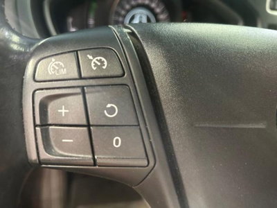 Volvo V40 D2 1.6 Powershift Kinetic (14)