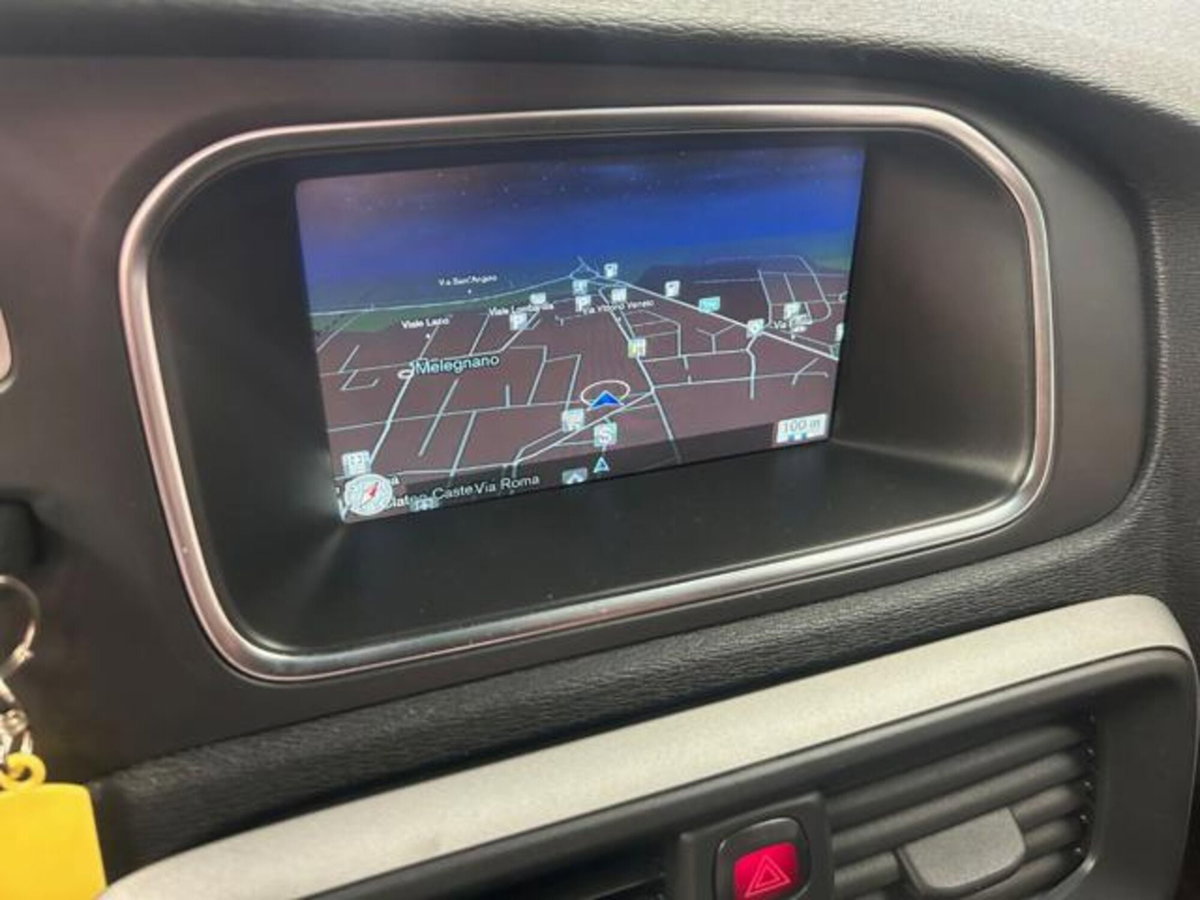 Volvo V40 D2 1.6 Powershift Kinetic (16)