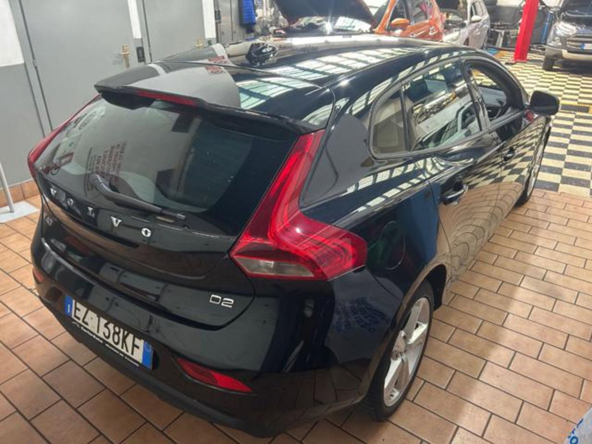 Volvo V40 D2 1.6 Powershift Kinetic (5)