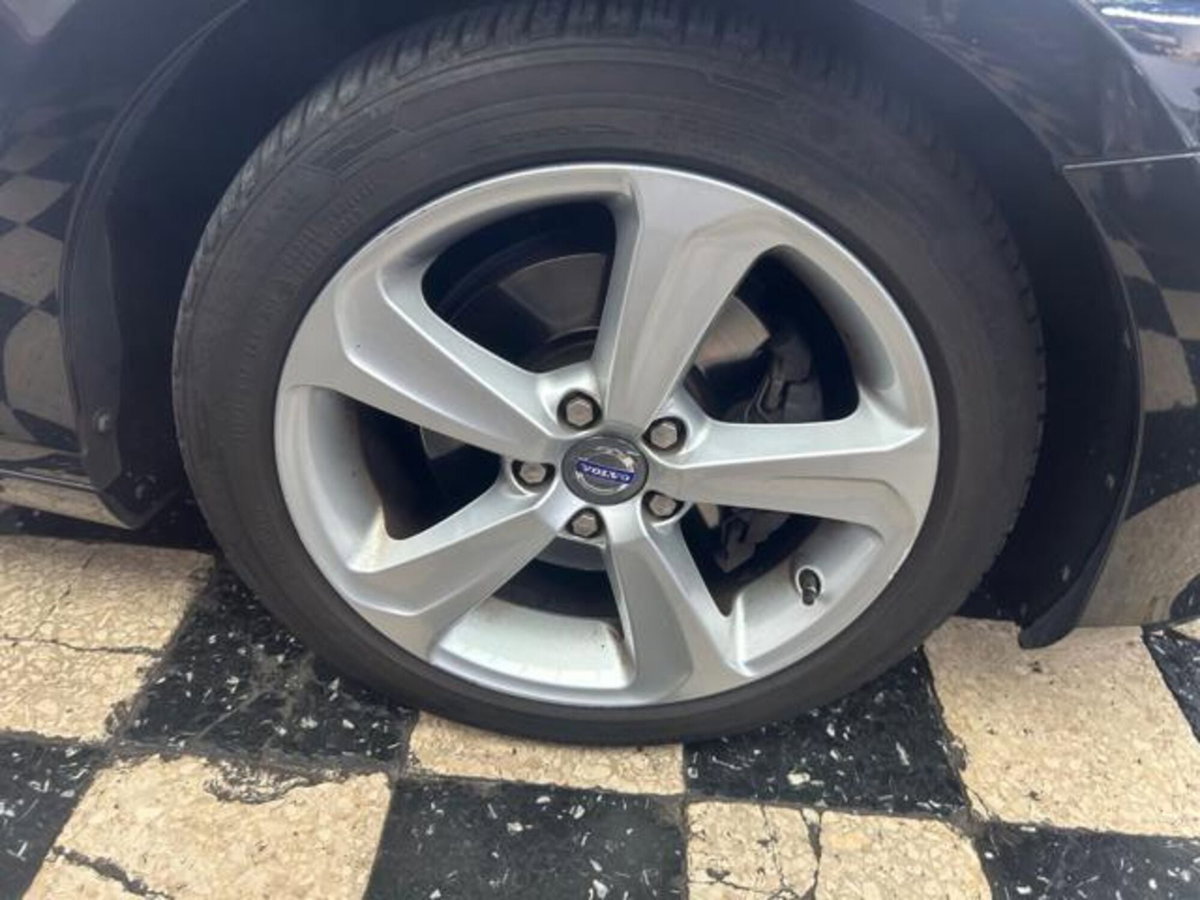 Volvo V40 D2 1.6 Powershift Kinetic (9)