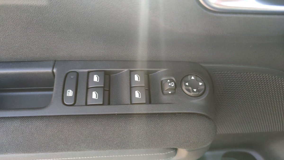 Citroen C3 Aircross BlueHDi 110 S&S Shine Pack (10)