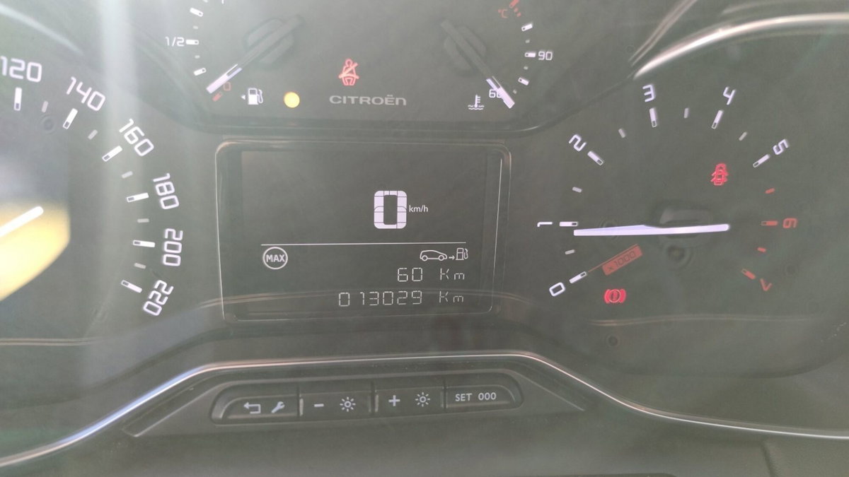 Citroen C3 Aircross BlueHDi 110 S&S Shine Pack (7)