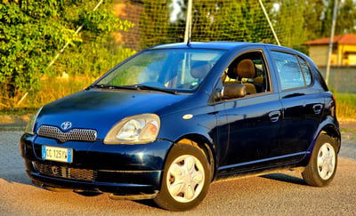 Toyota Yaris 1.0 5 porte usata