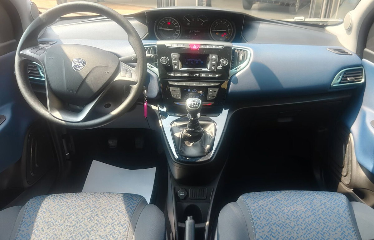 Lancia Ypsilon 1.0 FireFly 5 porte S&S Hybrid Ecochic Silver (6)