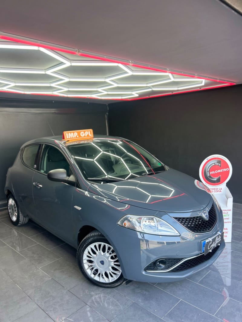 Lancia Ypsilon 1.2 69 CV 5 porte GPL Ecochic Platinum