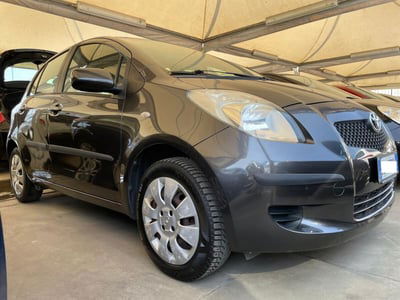 Toyota Yaris 1.0 5 porte usata