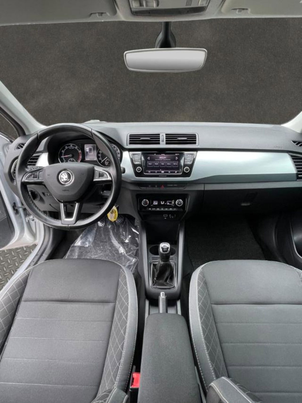 Skoda Fabia Station Wagon 1.0 TSI DSG Wagon Design Edition (11)