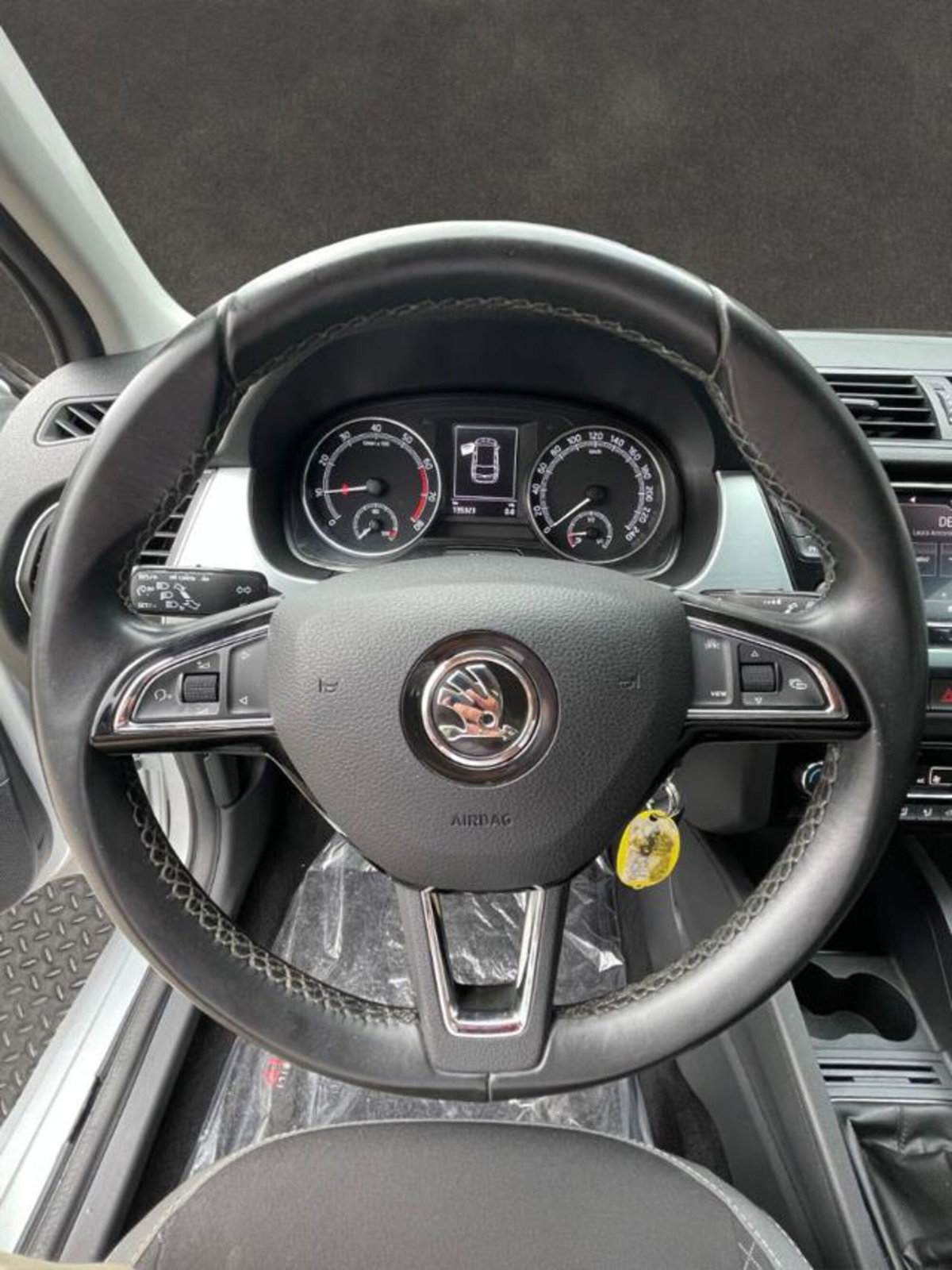Skoda Fabia Station Wagon 1.0 TSI DSG Wagon Design Edition (7)