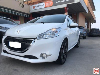 Peugeot 208 82 5 porte Active usata