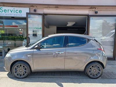 Lancia Ypsilon 1.0 FireFly 5 porte S&S Hybrid Gold Plus usata