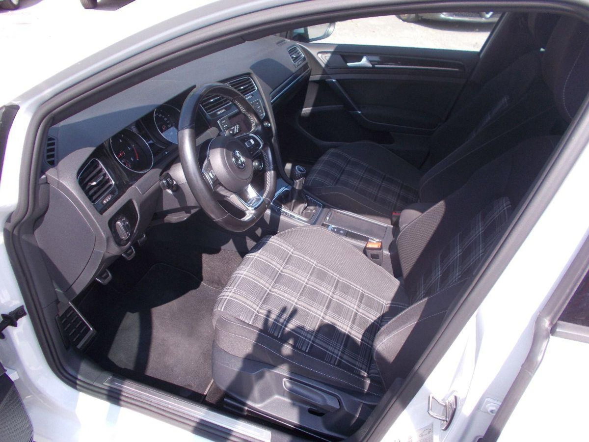 Volkswagen Golf GTD 2.0 TDI 5p. BlueMotion Technology (16)