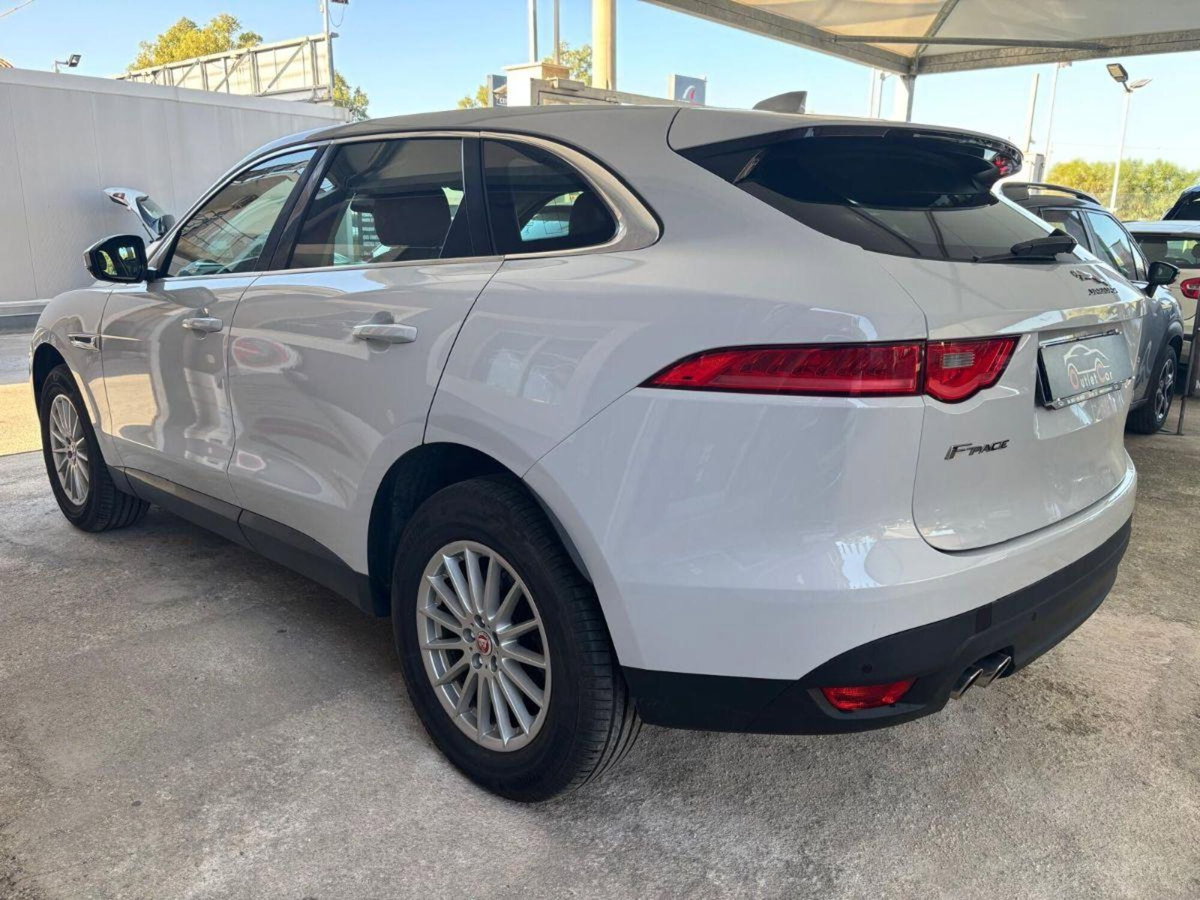 Jaguar F-Pace 2.0 D 180 CV AWD aut. Prestige (4)