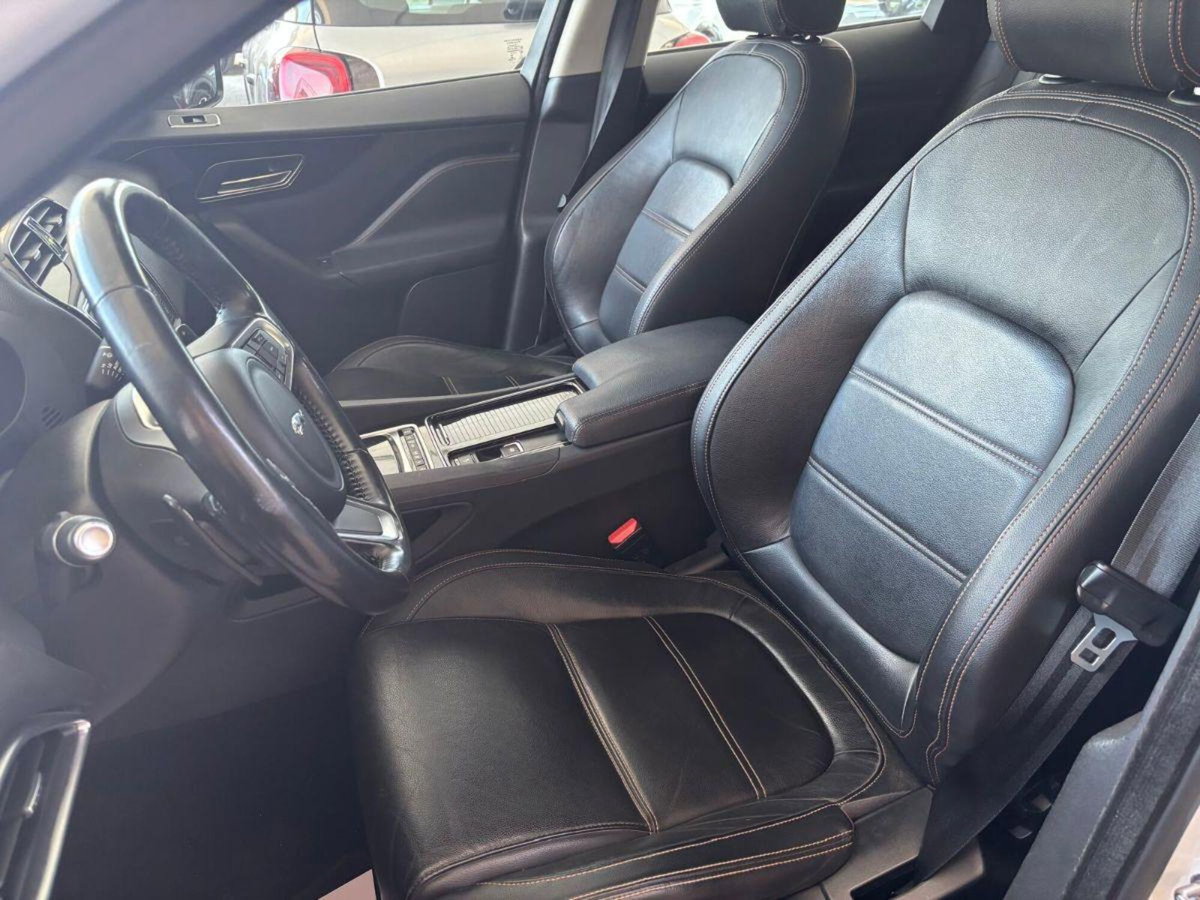 Jaguar F-Pace 2.0 D 180 CV AWD aut. Prestige (8)