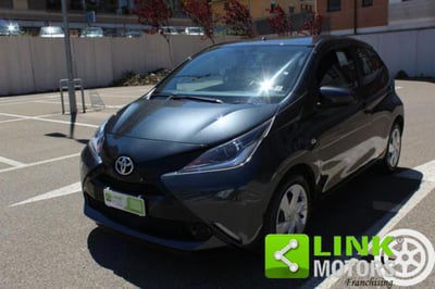 Toyota Aygo 1.0 VVT-i 69 CV 5 porte x-play usata