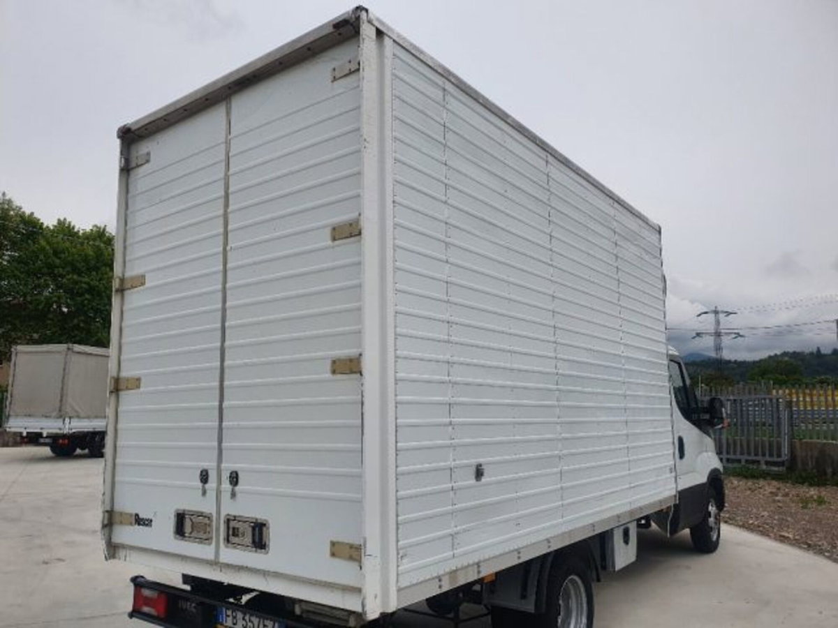 Iveco Daily Telaio 35C13 2.3 HPT PL-RG Cabinato (4)