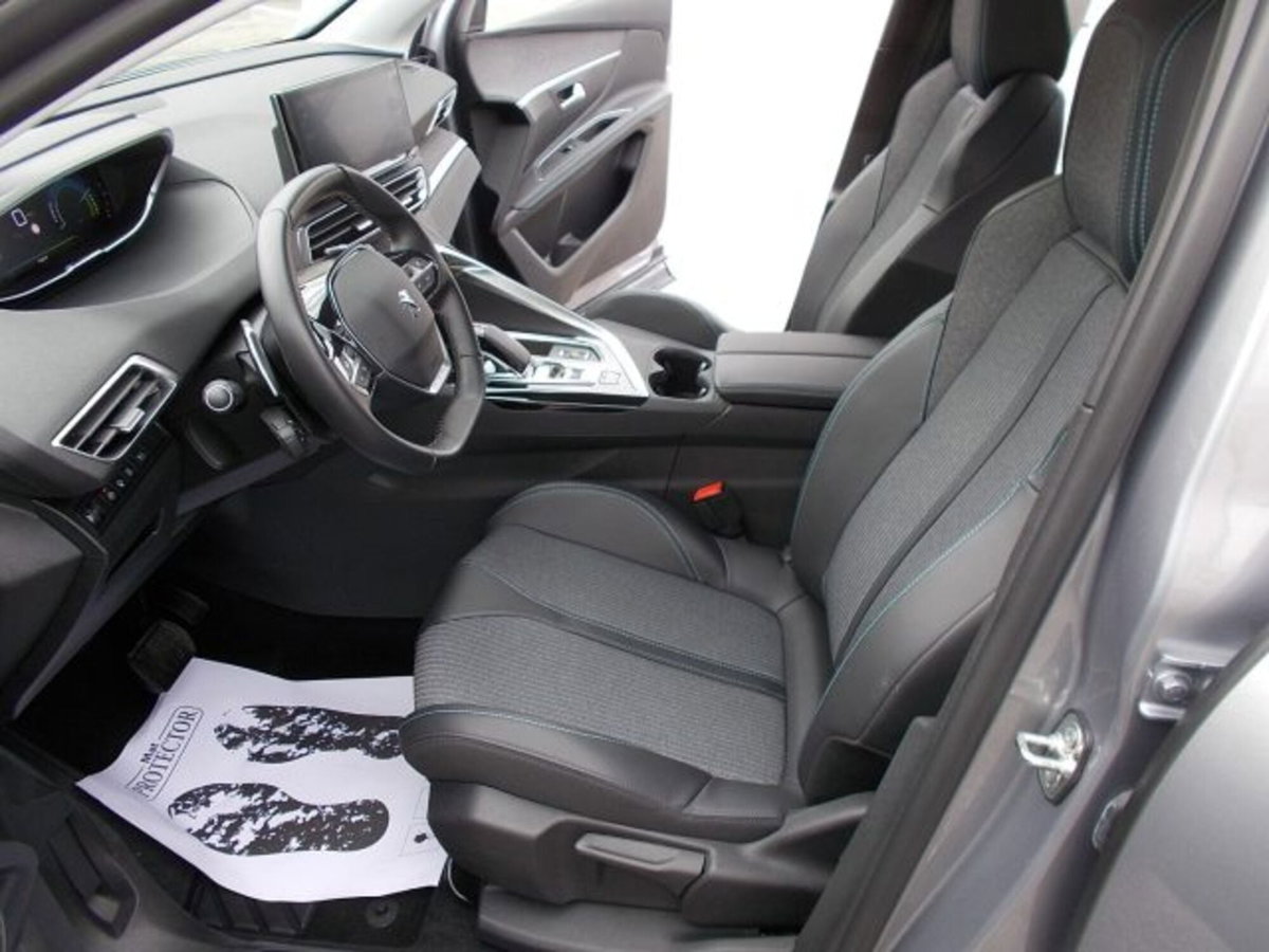 Peugeot 3008 Hybrid4 300 e-EAT8 Allure Pack (10)