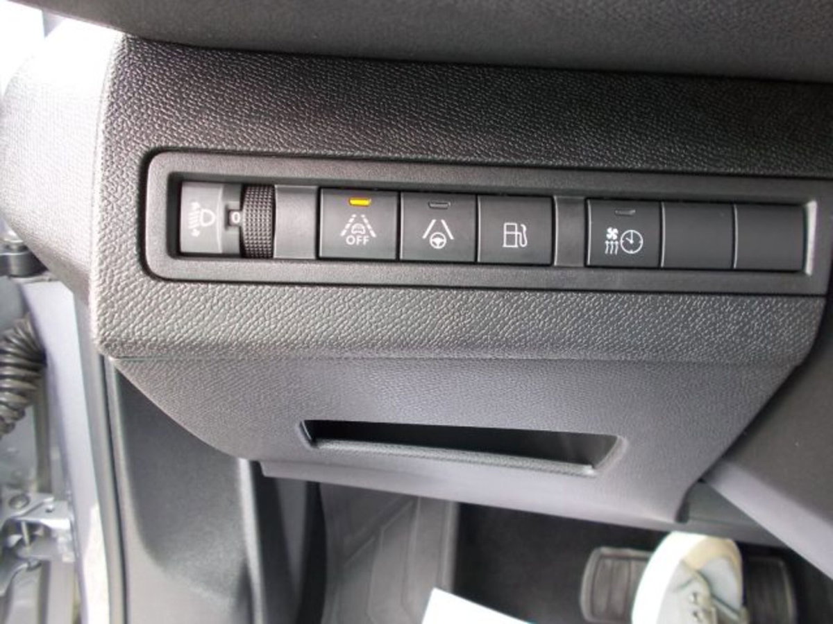 Peugeot 3008 Hybrid4 300 e-EAT8 Allure Pack (14)