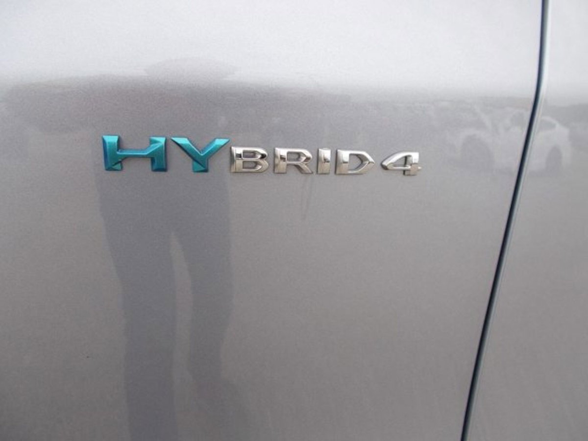 Peugeot 3008 Hybrid4 300 e-EAT8 Allure Pack (16)