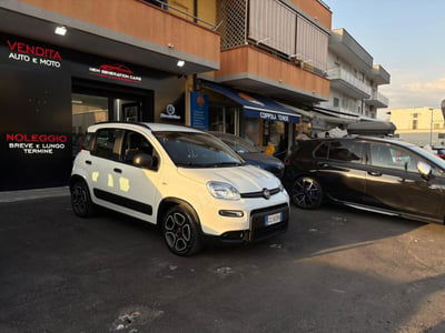 Fiat Panda 1.0 FireFly S&S Hybrid City Life usata