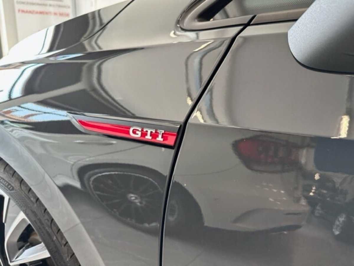 Volkswagen Golf 2.0 TSI GTI DSG (8)
