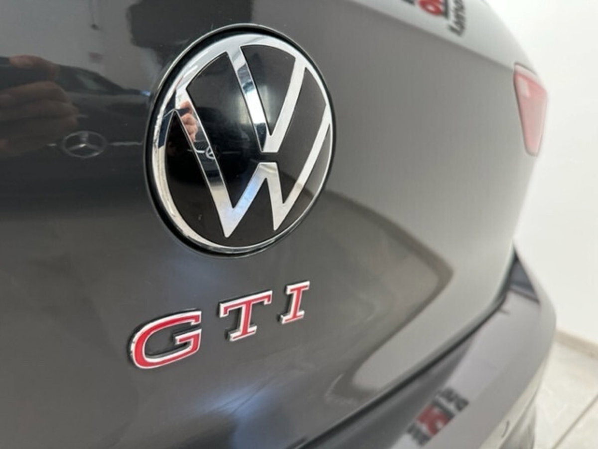 Volkswagen Golf 2.0 TSI GTI DSG (9)