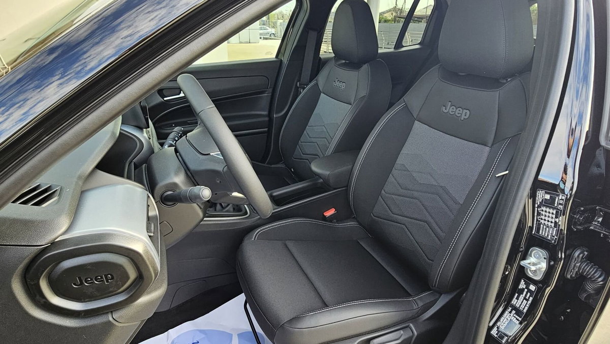 Jeep Avenger 1.2 turbo Summit fwd 100cv (11)