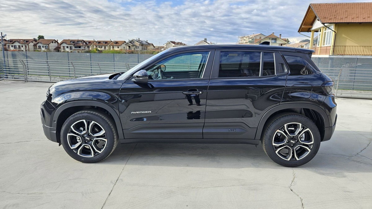 Jeep Avenger 1.2 turbo Summit fwd 100cv (7)