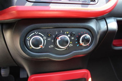 Renault Twingo TCe 90 CV Stop&Start Openair (17)