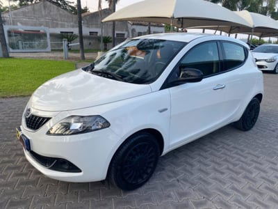 Lancia Ypsilon 1.0 FireFly 5 porte S&S Hybrid Ecochic Gold usata
