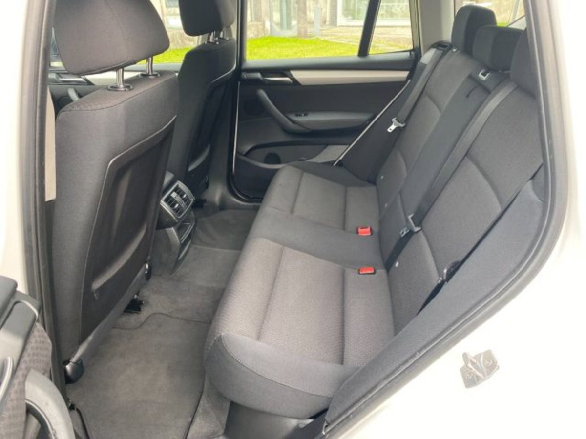 BMW X3 sDrive18d Business aut. (10)