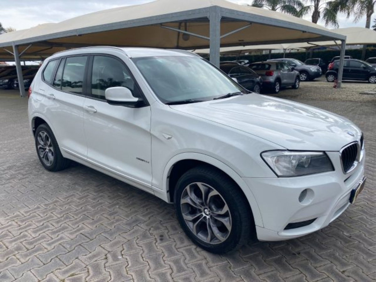 BMW X3 sDrive18d Business aut. (2)