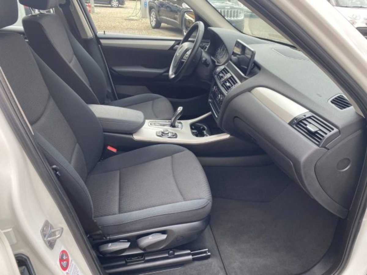 BMW X3 sDrive18d Business aut. (8)