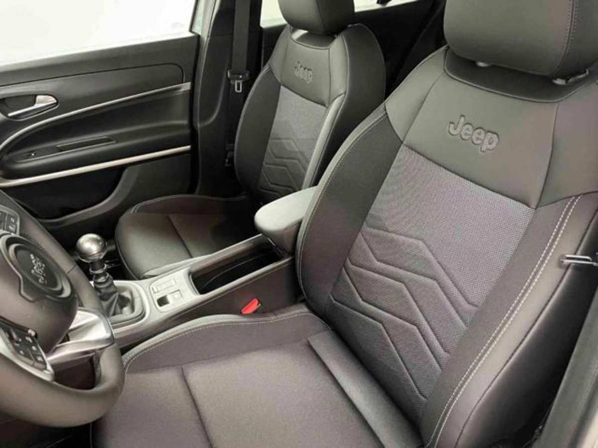 Jeep Avenger 1.2 turbo Summit fwd 100cv (5)