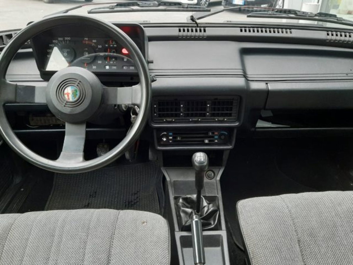 Alfa Romeo Giulietta 1.6 (9)